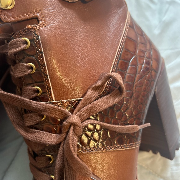 COPY - Vince Camuto Elnoah Women's Boots - Picture 6 of 11